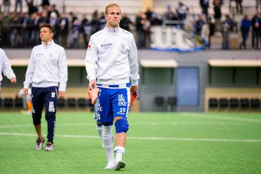 IFK Göteborgs Gustav Engvall med lindat knä