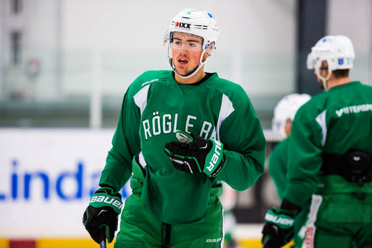 Rögles Alen Bibic nder Rögles ishockeyträningen