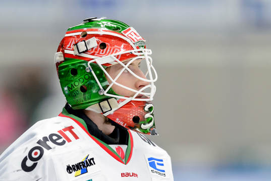 Modos målvakt Adam Reideborn