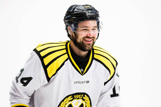 Brynäs Johan Alcén jublar
