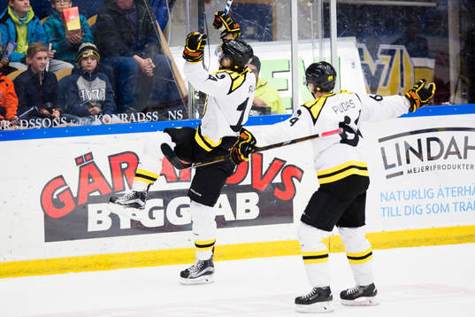 Brynäs Johan Alcén jublar