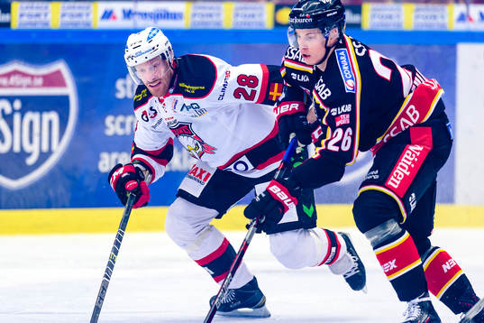 Malmö Redhawks Jens Olsson och Luleås Peter Cehlarik