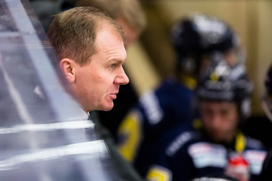 s tränare Johan Lindbom