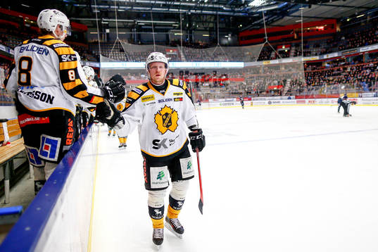 Skellefteås Tim Heed jublar