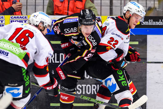 Luleås Emil Sylvegård och Malmö Redhawks Jeremias