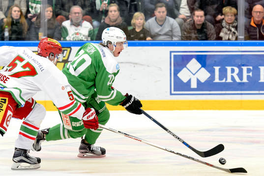 Modos Emil Djuse i kamp mot Rögles Mathias From