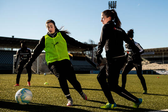 Rosengårds Edina Filekovic och Emma Berglund
