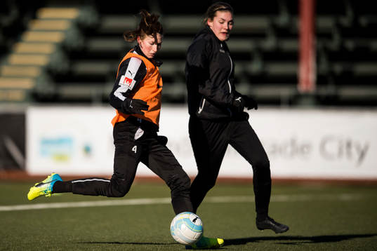 Rosengårds Emma Berglund och Hanna Lundell