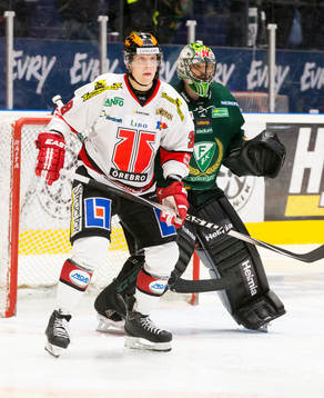 Örebros Ville Viitaluoma  och Färjestads  Augusto Bestard