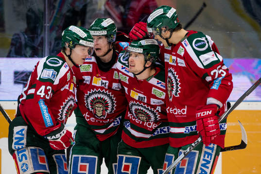 Frölundas Nicklas Lasu jublar ihop med Tom Nilsson, Anton