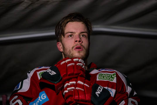 Frölundas Oscar Fantenberg fokuserad innan en