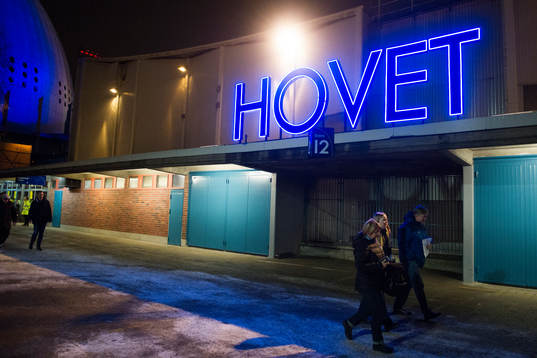 Exteriörbild av Hovet innan ishockeymatchen i SHL mellan