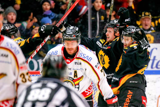 Skellefteås Martin Lundberg och Axel Holmström jublar