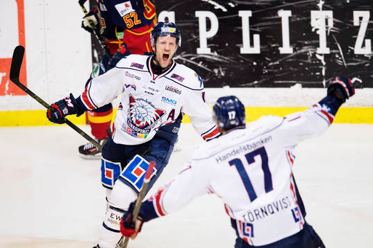 Linköpings Sebastian Karlsson jublar
