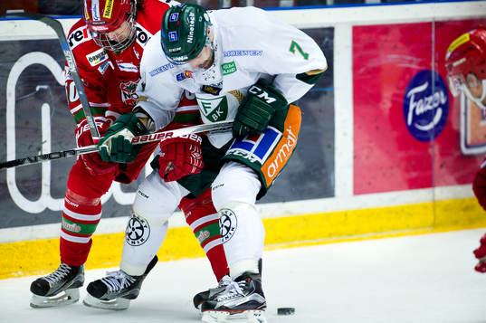 Modos Tim Wahlgren och Färjestads Jonas Holös