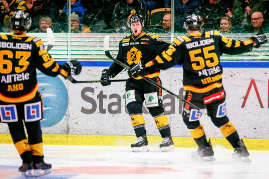 Skellefteås Martin Lundberg jublar