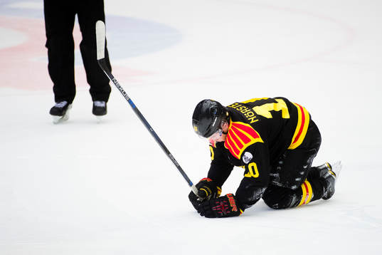 Brynäs Mattias Nörstebö har ont