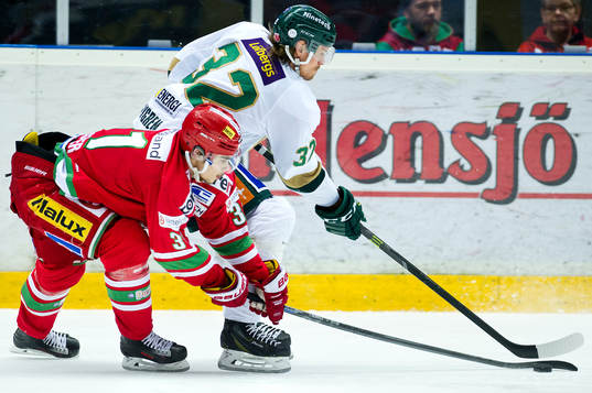 Modos Gustav Possler och Färjestads Magnus Nygren