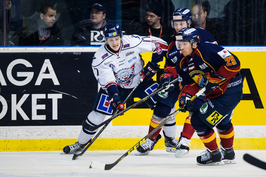 Linköpings Henrik Törnqvist mot Djurgårdens Matt Anderson