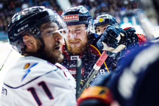 Djurgårdens Linus Hultström trycker till Linköpings