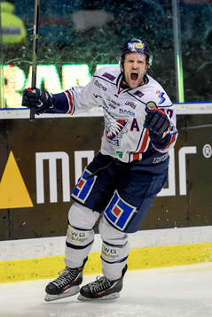 Linköpings Sebastian Karlsson jublar