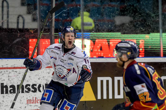 Linköpings Sebastian Karlsson jublar