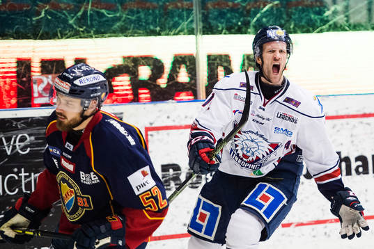 Linköpings Sebastian Karlsson jublar