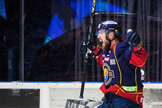Djurgårdens Mikael Ahlén jublar