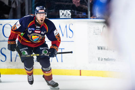 Djurgårdens Mikael Ahlén jublar