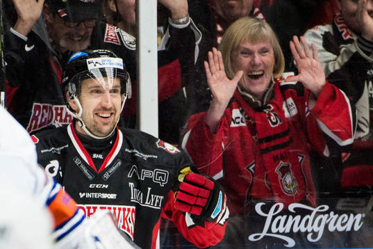 Malmö Redhawks Erik Andersson jublar
