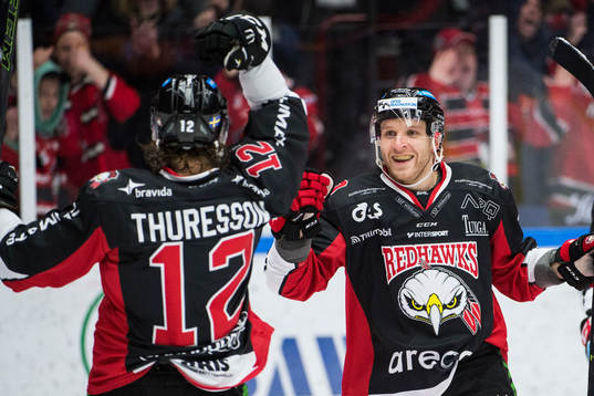 Malmö Redhawks Andreas Thuresson och Frederik Storm jublar