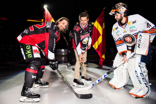 Malmö Redhawks föredetta spelare Juha Riihijärvi hyllas