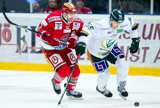 Modos Patrick Dwyer och Färjestads Mikael Johansson