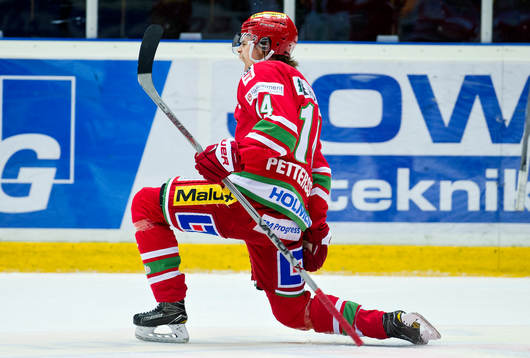 Modos Emil Pettersson jublar