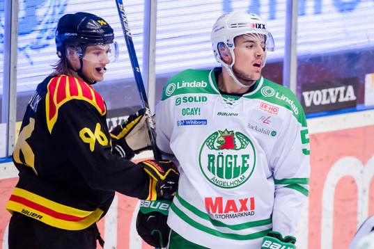 Brynäs Oskar Lindblom och Rögles Alen Bibic