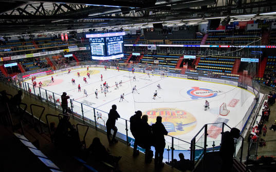 Uppvärmning i Behrn Arena med fokus på tekningscirklarna