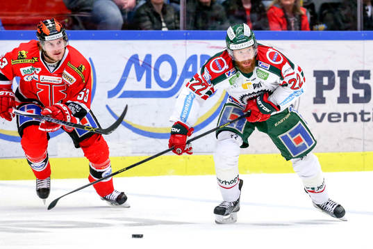 Örebros Bobbo Petersson och Frölundas Robin Figren