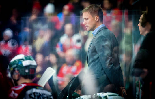 Frölundas tränare Roger Rönnberg deppar