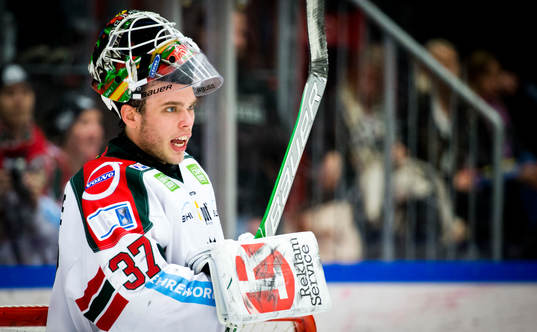 Frölundas målvakt Johan Gustafsson deppar