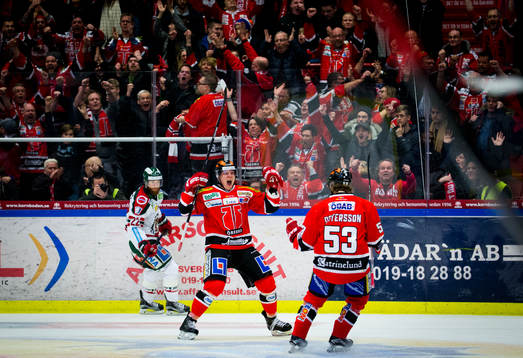 Örebros Ville Viitaluoma gör 2-2 och jublar