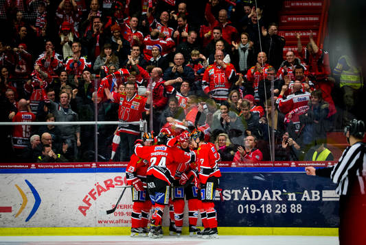 Örebros Ville Viitaluoma gör 2-2 och jublar