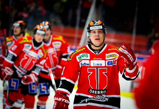 Örebros Ville Viitaluoma gör 2-2 och jublar