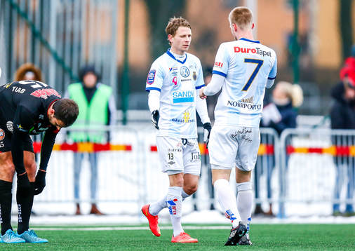 Gefles Johan Bertilsson och Robin Nilsson jublar
