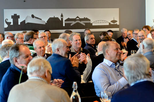 Före detta tränare i Rögle Jim Brithén har samlat