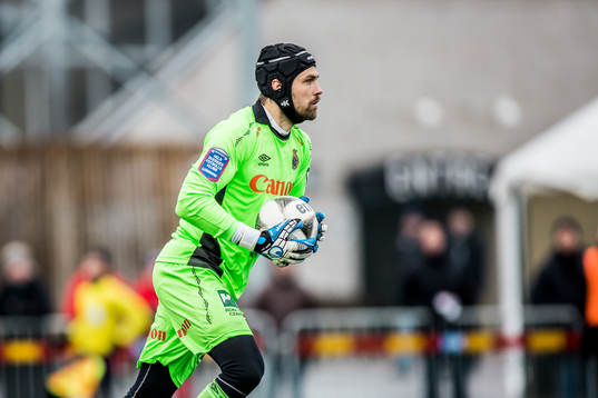 Gefles målvakt Emil Hedvall