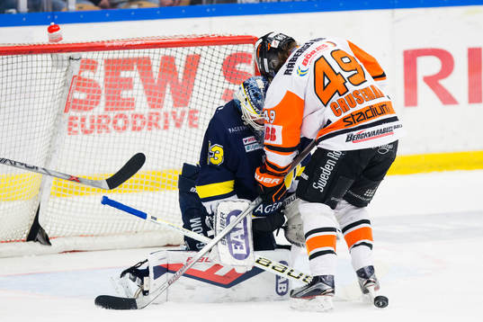 s målvakt Fredrik Pettersson-Wentzel mot Karlskronas Filip