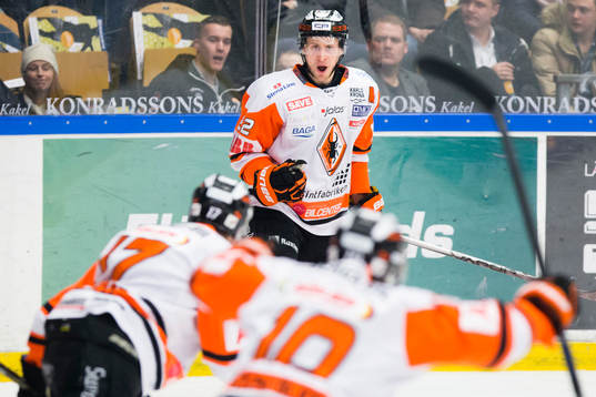 Karlskronas Alexander Bergström jublar