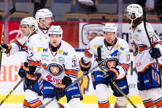 Växjös Cory Murphy har gjort 1-0 och jublar