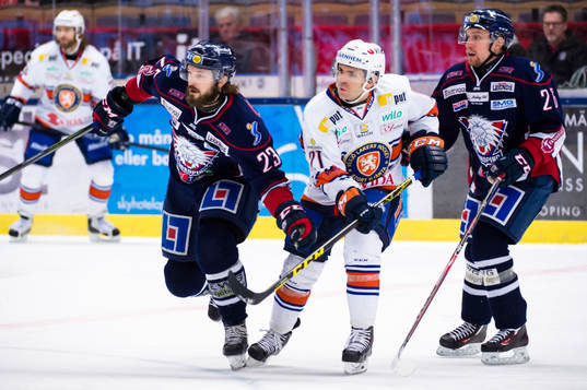 Linköpings Niklas Persson och Växjös Cory Murphy