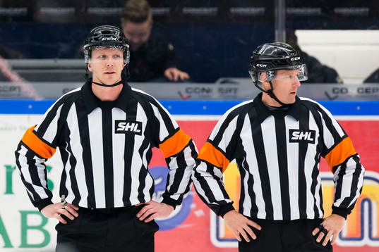 Domarna Daniel Winge och Wolmer Edqvist
